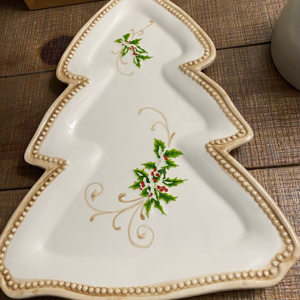 Bella Casa by Ganz Christmas Tree Platter with Holly Accents